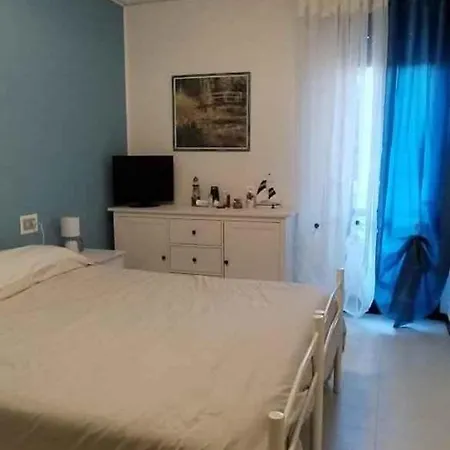 Apartamento With A - C In 54748